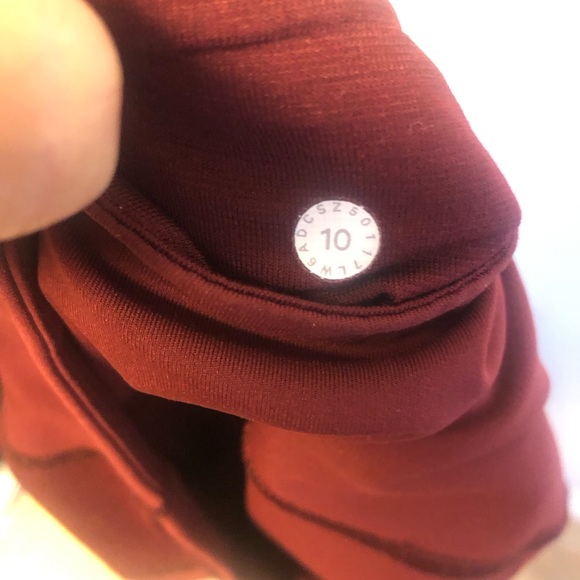 Lululemon athletica Capri leggings | Size 10 - Picture 4 of 11